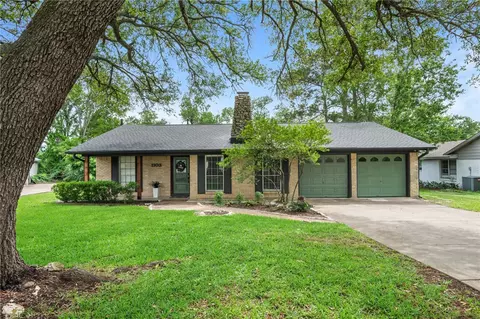 1103 Skrivanek Dr, Bryan, TX 77802
