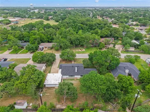2112 Wayside Dr, Bryan, TX 77802 photo 5