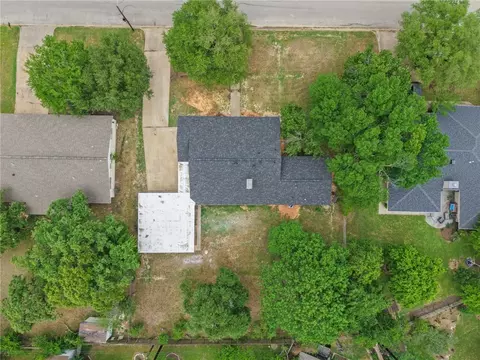 2112 Wayside Dr, Bryan, TX 77802 photo 4