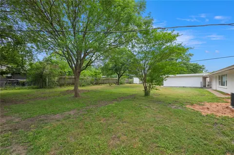 2112 Wayside Dr, Bryan, TX 77802 photo 25