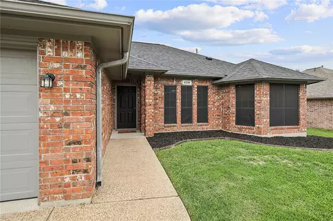 4516 Pembrook Ln, Bryan, TX 77802 photo 3