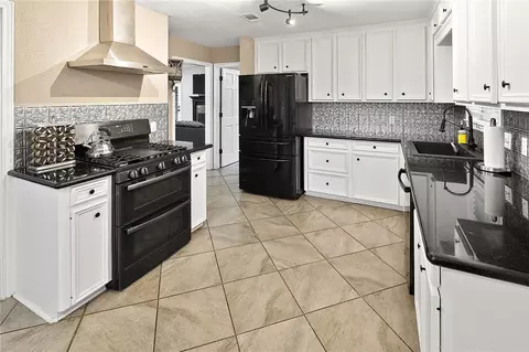 4516 Pembrook Ln, Bryan, TX 77802 photo 12