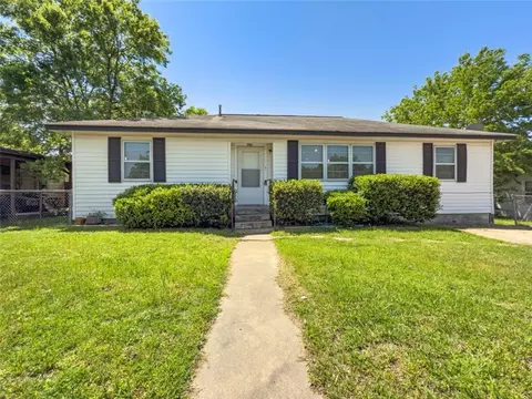 703 Live Oak St, Bryan, TX 77803