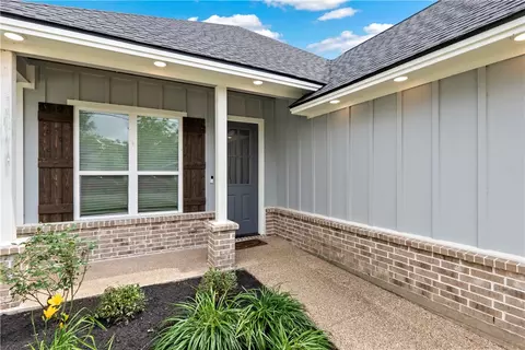 2607 Southside Dr, Bryan, TX 77803 photo 3