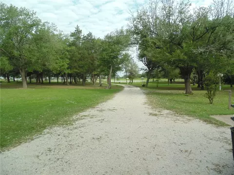 5688 Broach Rd, Bryan, TX 77808 photo 3