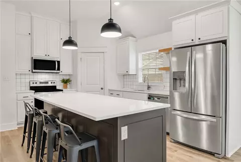 Kitchen - 220 Rustic Trce, Snook, TX 77878 photo 3 of 6