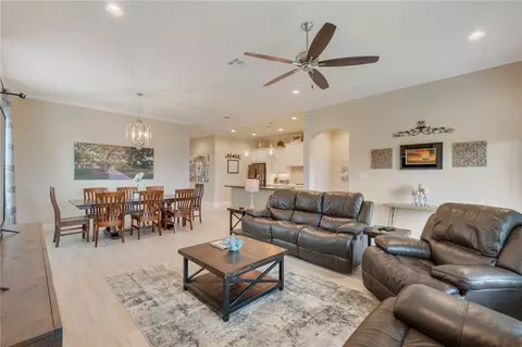 4261 Harding Way, Bryan, TX 77802 photo 9