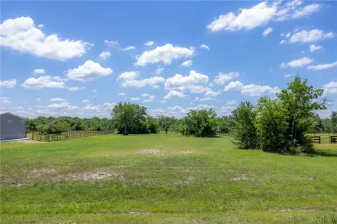 6848 Atakapan Trl, Bedias, TX 77831