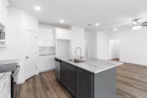 1920 Stubbs Dr, Bryan, TX 77807 photo 17