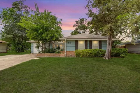 4210 Carter Creek Pkwy, Bryan, TX 77802