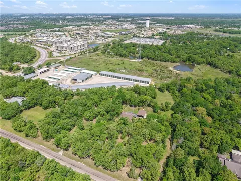 1512 S Oaks Dr, College Station, TX 77845