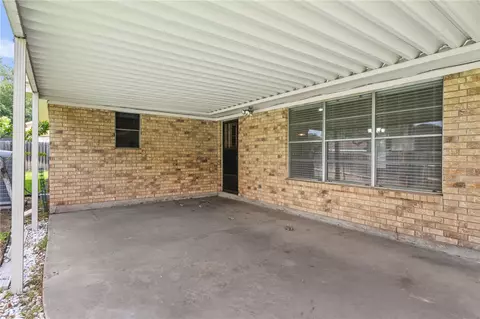 Exterior - 2525 Willow Bend Dr, Bryan, TX 77802 photo 2 of 5