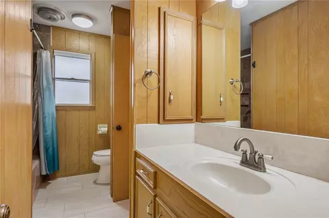 Bath - 2525 Willow Bend Dr, Bryan, TX 77802 photo 1 of 2