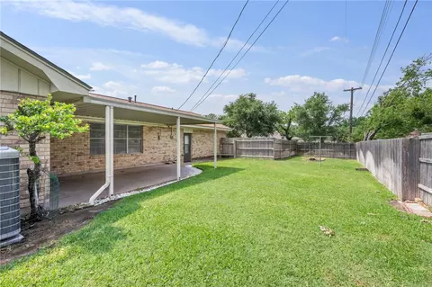 Exterior - 2525 Willow Bend Dr, Bryan, TX 77802 photo 3 of 5
