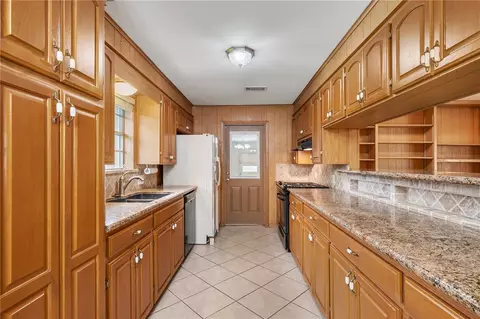 Kitchen - 2525 Willow Bend Dr, Bryan, TX 77802 photo 1 of 1