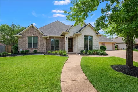 5202 Cascades Dr, College Station, TX 77845