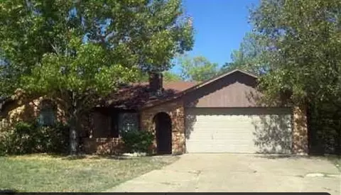 3806 Spring Hollow Ct, Bryan, TX 77802 photo 2