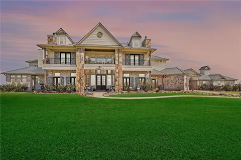 460 Bishop Rd, Huntsville, TX 77320