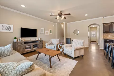 3015 Towers Pkwy, College Station, TX 77845