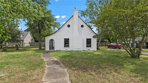115 Rebecca St, Bryan, TX 77801