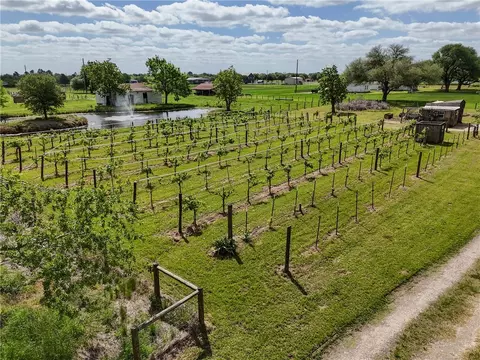 View/Area - 32287 Rochen Rd, Waller, TX 77484 photo 4 of 4