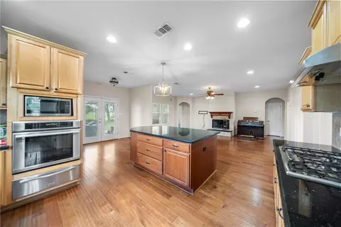 Kitchen - 32287 Rochen Rd, Waller, TX 77484 photo 3 of 3