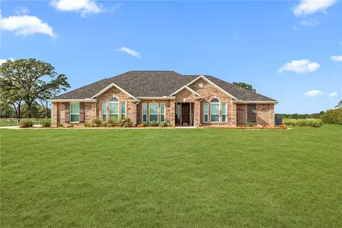 10008 Henley Cv, Iola, TX 77861