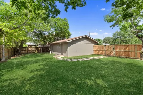 108 Lynn Dr, Bryan, TX 77801 photo 8