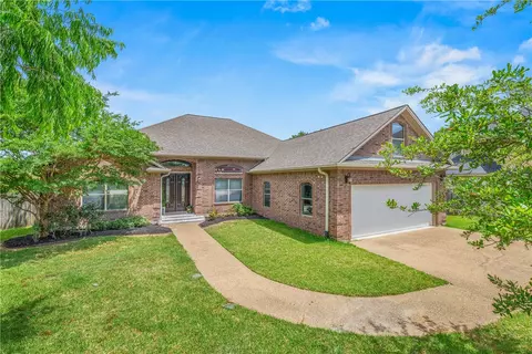 2707 Colony Creek Dr, Bryan, TX 77808