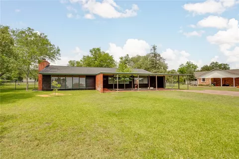 Exterior - 304 Crescent Dr, Bryan, TX 77801 photo 2 of 13