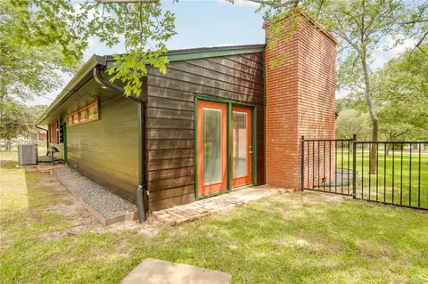 Exterior - 304 Crescent Dr, Bryan, TX 77801 photo 6 of 13
