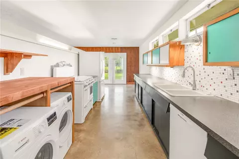 Other - 304 Crescent Dr, Bryan, TX 77801 photo 3 of 10