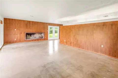 Living - 304 Crescent Dr, Bryan, TX 77801 photo 2 of 5