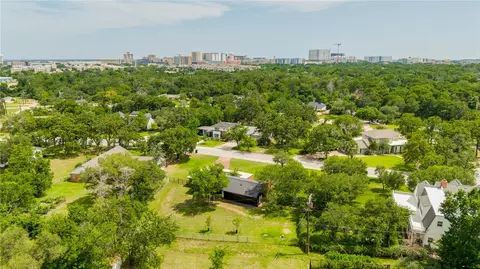 View/Area - 304 Crescent Dr, Bryan, TX 77801 photo 5 of 5