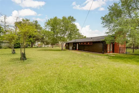 Exterior - 304 Crescent Dr, Bryan, TX 77801 photo 5 of 13