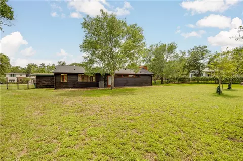 Exterior - 304 Crescent Dr, Bryan, TX 77801 photo 4 of 13