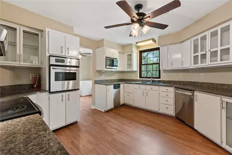 8810 Jackrabbit Ln, Bryan, TX 77808 photo 10