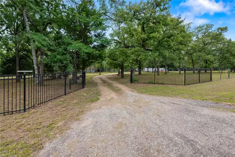 8810 Jackrabbit Ln, Bryan, TX 77808