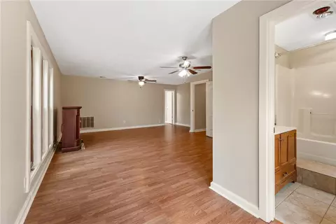 8810 Jackrabbit Ln, Bryan, TX 77808 photo 17