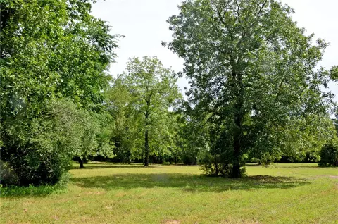 2182 Apache Dr, Montgomery, TX 77316 photo 2
