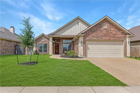 15613 Shady Brook Ln, College Station, TX 77845