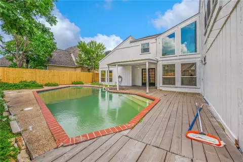 Exterior - 2430 E Briargate Dr, Bryan, TX 77802 photo 5 of 6