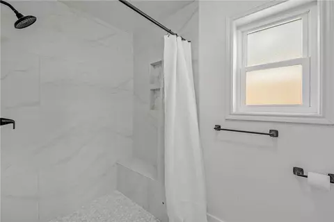 Bath - 2430 E Briargate Dr, Bryan, TX 77802 photo 3 of 4
