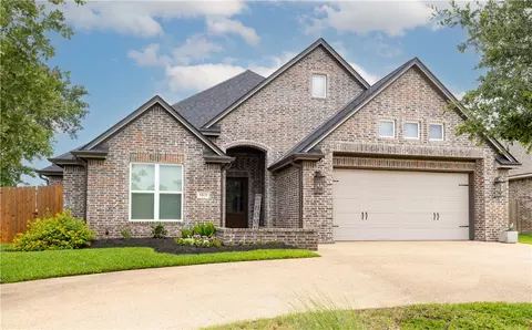 4813 Coopers Hawk Dr, College Station, TX 77845
