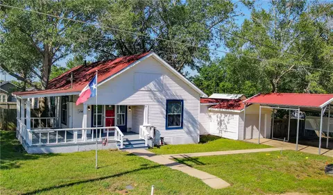 403 N Banks St, Caldwell, TX 77836
