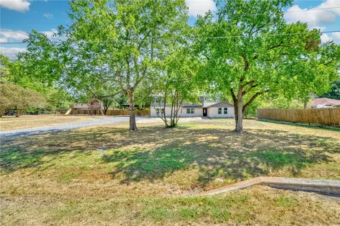 1021 S State St, Madisonville, TX 77864