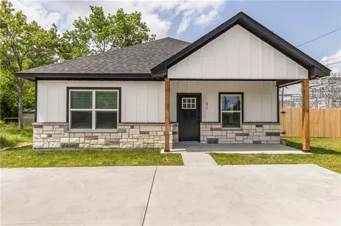 611 Levy St, Navasota, TX 77868