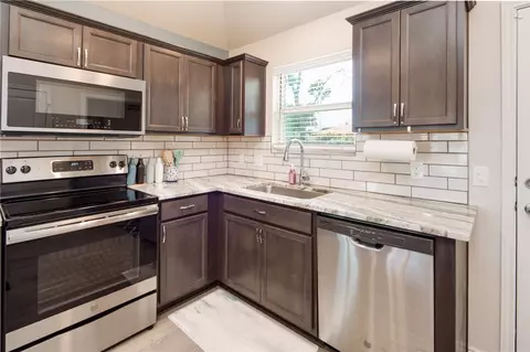 Kitchen - 1908 Basil Ct, Bryan, TX 77801 photo 3 of 4