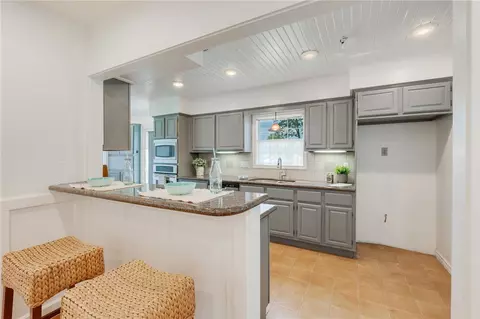 1300 Hoppess St, Bryan, TX 77802 photo 9