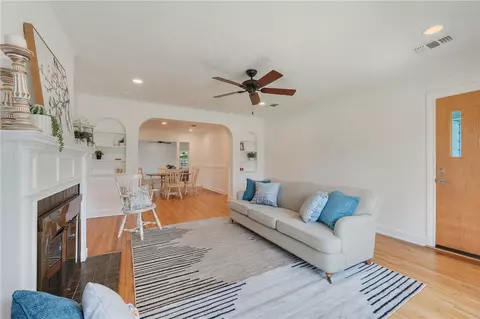 1300 Hoppess St, Bryan, TX 77802 photo 5